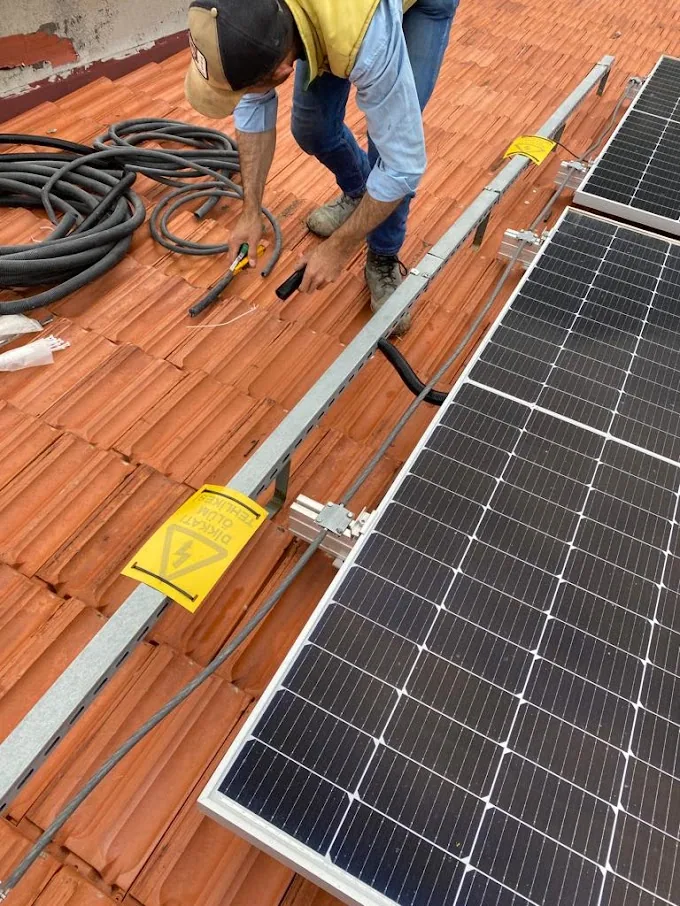 Rooftop solar cabling work