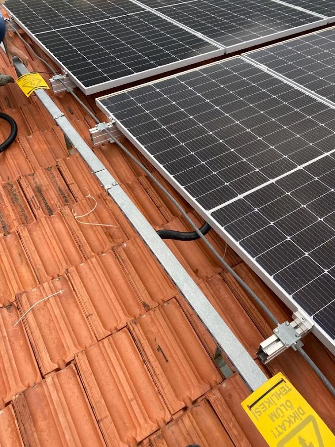 Panel mounting and connection detail